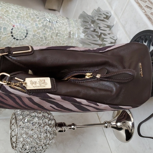 👛🛍 COACH Brown Zebra Handbag & Wristlet Wallet - Picture 16 of 17